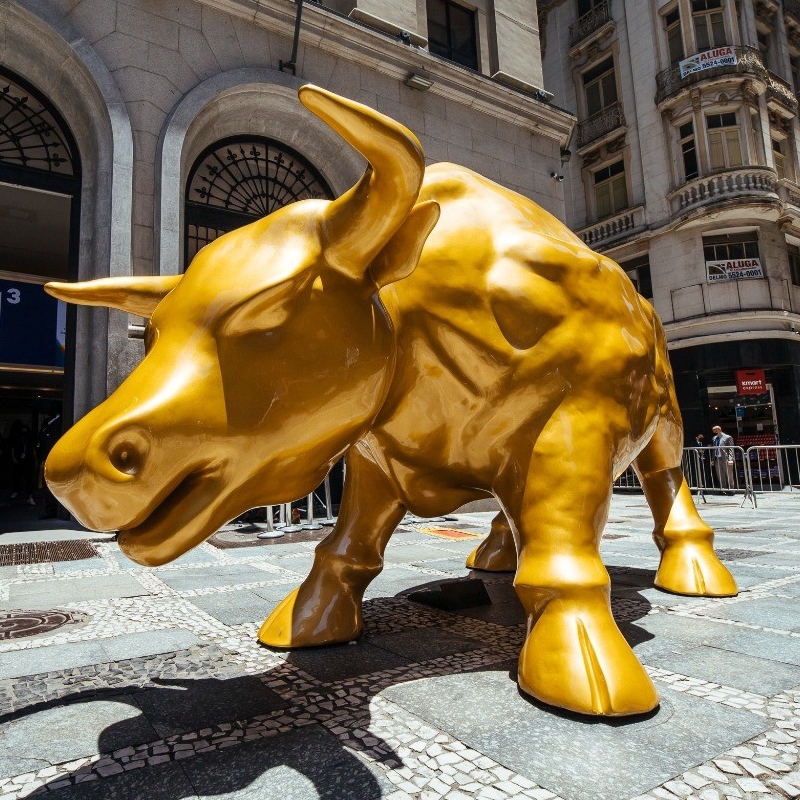 B3 inaugura escultura Touro de Ouro em sua sede