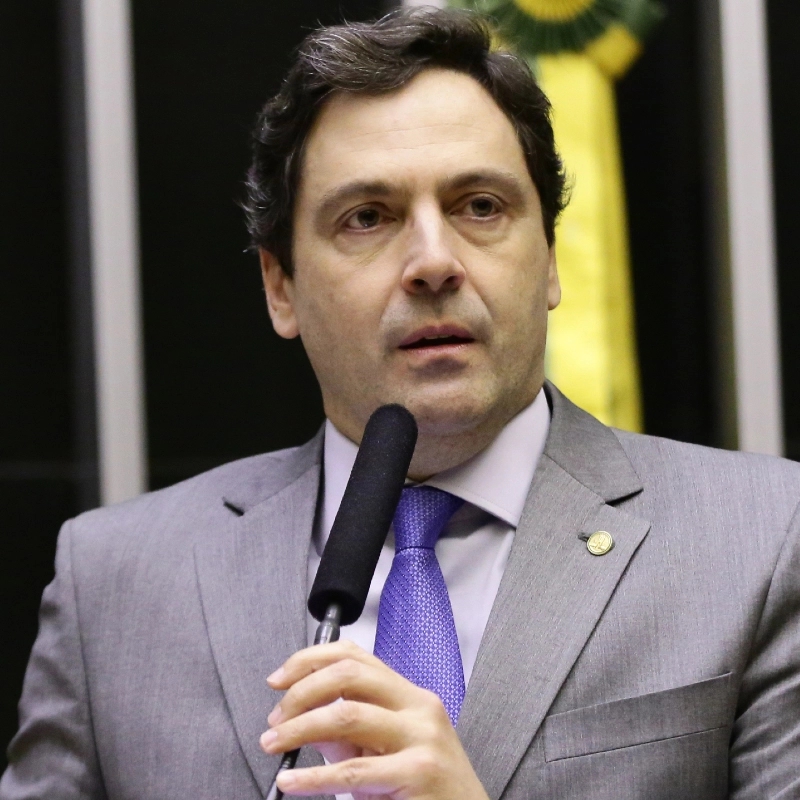 Projeto limita diferença de taxas cobradas pela CVM de AAIs e grandes bancos