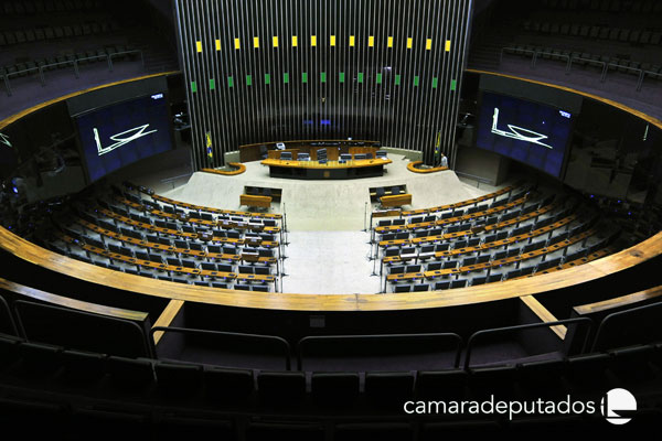 Câmara inicia sessão que pode votar nova taxa da CVM para agentes autonômos de investimentos