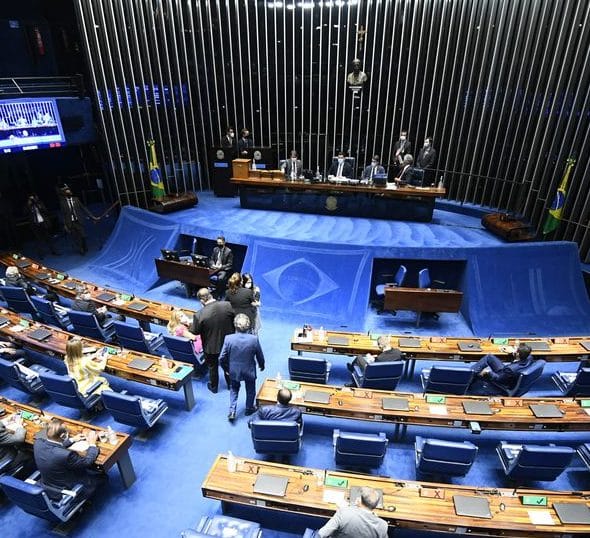 MP da taxa é o primeiro item do Senado. Mãe do ministro da Casa Civil será a relatora