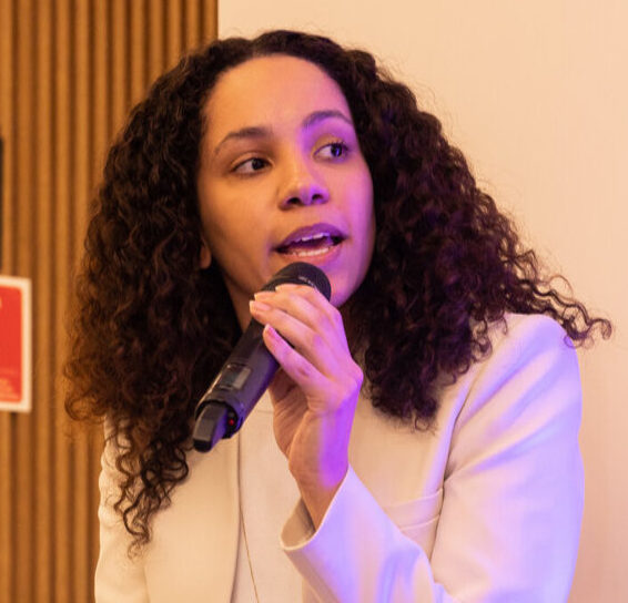 Thais Almeida: “Pensar fora da caixa é fundamental para a evolução”