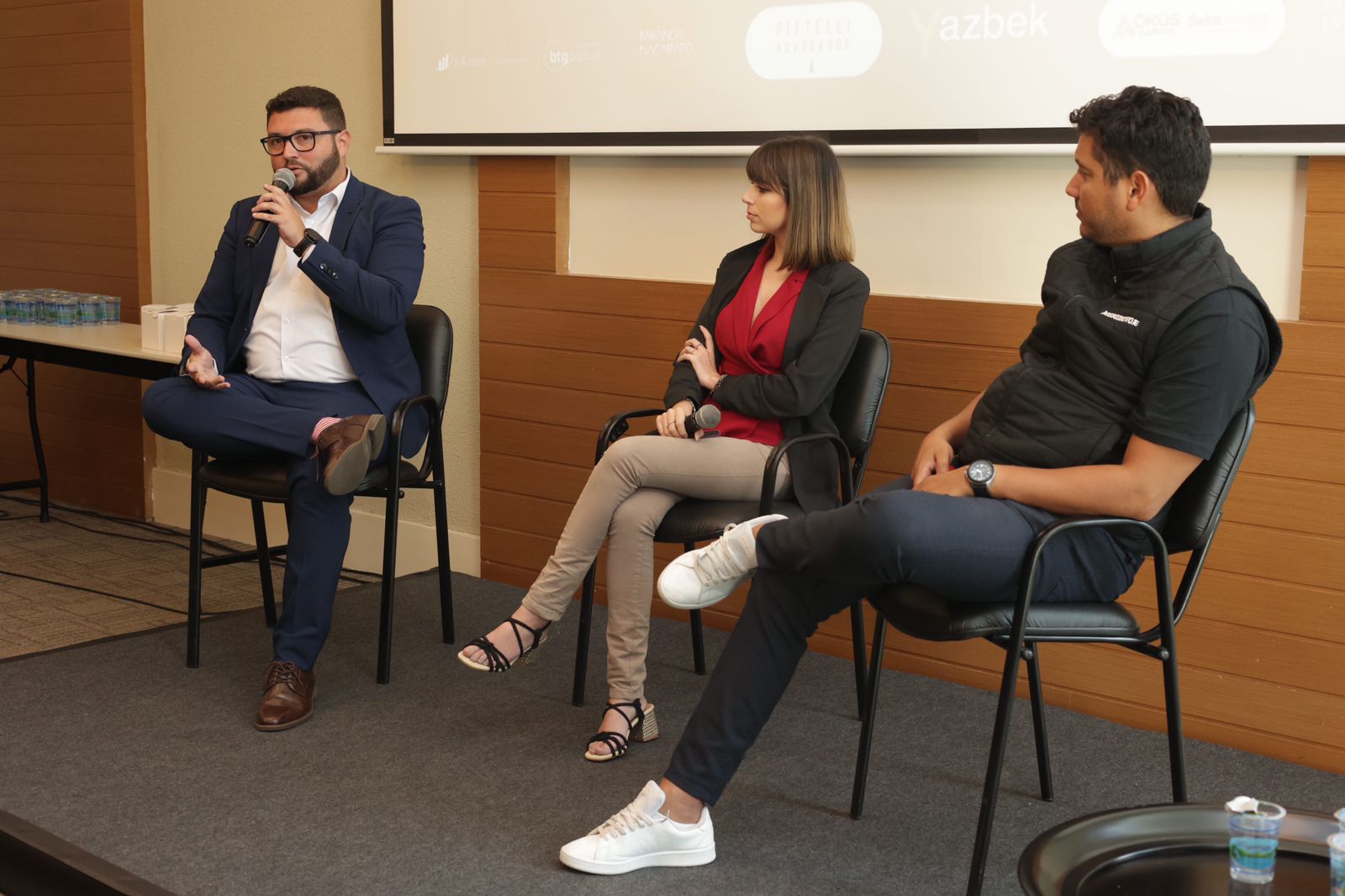 RJ e Bossanova detalham estratégias para redes sociais no Summit Leads