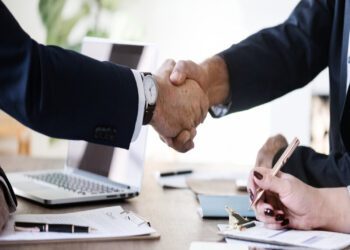 Unifique faz acordo com agente autônomo e entra em serviços financeiros