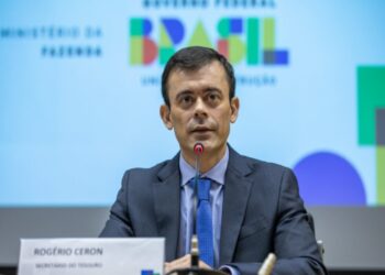 Governo Federal vai propor salário mínimo de R$ 1.502 e meta fiscal zero para 2025