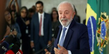 Lula: presidente do BC não pode dar cavalo de pau em mar revolto