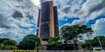 Banco Central reduz Selic para 14,75% ao ano e inicia ciclo de queda com cautela