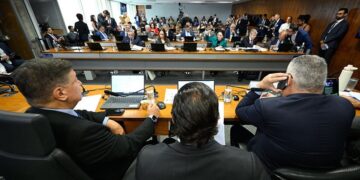 CPMI do INSS amplia investigações e ouve ex-noiva de Vorcaro e presidente da Dataprev