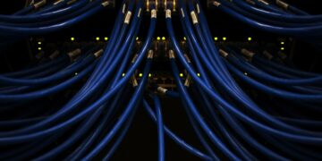 Câmara aprova projeto que cria incentivos fiscais para data centers e impulsiona estratégia nacional para IA