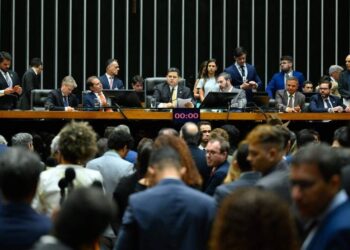 Congresso ganha mais tempo para analisar MPs da “taxa das blusinhas” e dos subsídios aos combustíveis