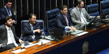 Senado aprova MP do setor elétrico e amplia mercado livre de energia