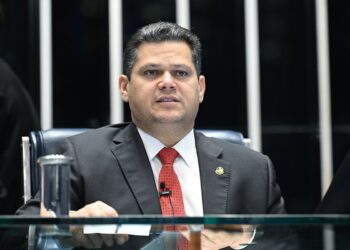 Senado. Alcolumbre anuncia esforço concentrado presencial na semana do dia 32 de agosto.